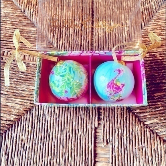 ✨💖 Lilly Pulitzer Seafoam Green and Flamingo Pink Ornament Set 💖 - Picture 6 of 12